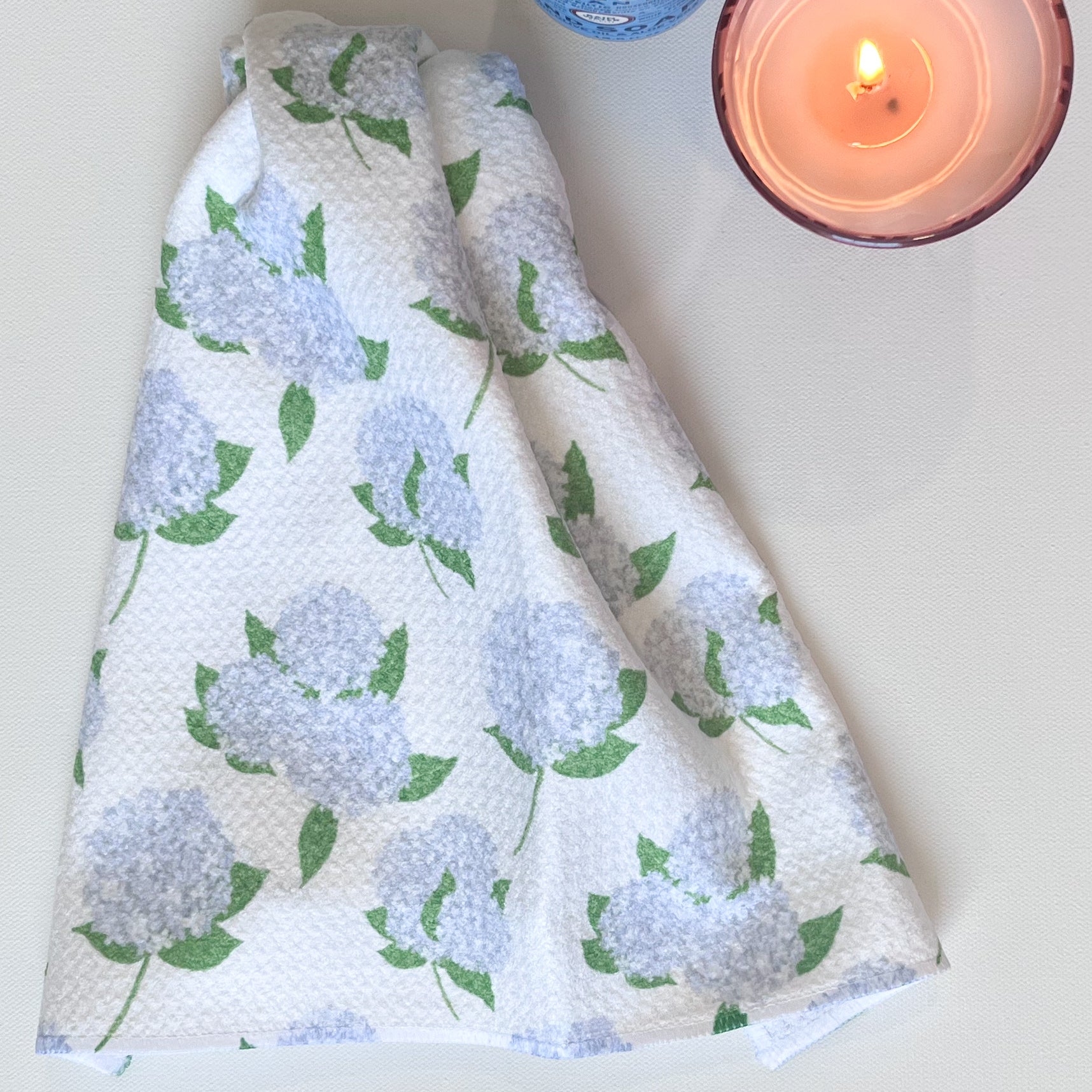 Premium waffle weave hand towel - Absorbent, quick-drying, and versatile for bath, kitchen, and sports use